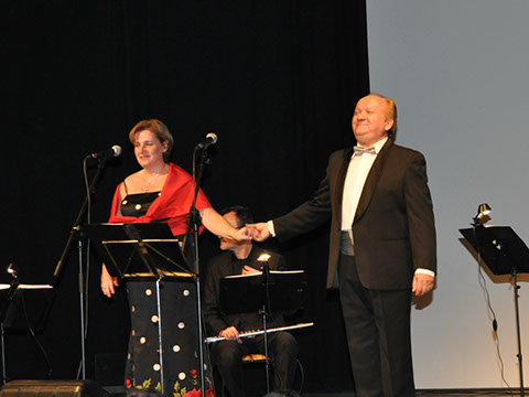 Sonia Asebes - Soprano y Ramon La Voz- solistas del Grupo Elegia.www.elegia.es Musicos de Zaragoza para conciertos, bodas y todo tipo de eventos. www.elegia.es Tel.679 590 436