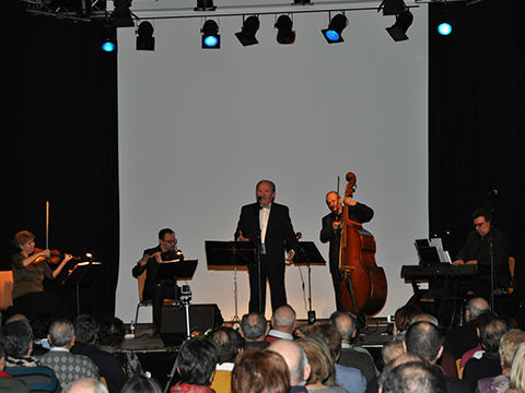 Ramon La Voz con Grupo Elegia en Estacion del Norte.Zaragoza. www.elegia.es.02 Musicos de Zaragoza para conciertos, bodas y todo tipo de eventos. www.elegia.es Tel. 679 590 436