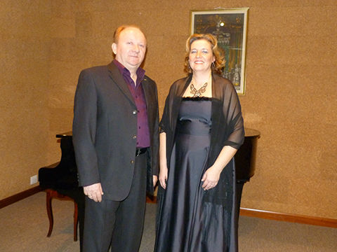 Ramon Martinez - tenor y Sonia Acebes - soprano Musicos de Zaragoza para conciertos, bodas y todo tipo de eventos. www.elegia.es Tel.679 590 436