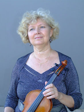 Natalia Shkil violinista titulada del grupo Elegia   para conciertos, bodas y qualquier tipo de eventos en Zaragoza  