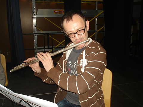 Mikhail Shkil Flautista titulado del Grupo Elegia Centro civico de Zaragoza. Mikhail Shkil flautista titulada del grupo Elegia para conciertos, bodas y qualquier tipo de eventos en Zaragoza