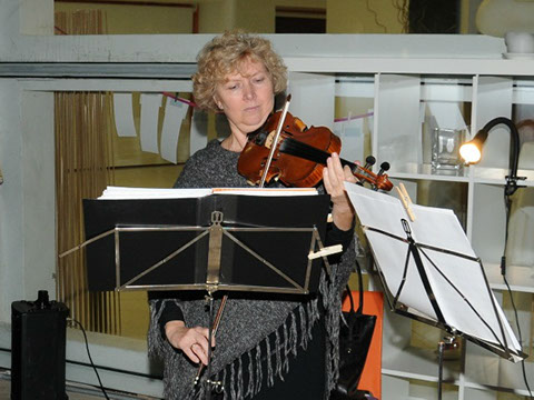 Natalia Shkil. Solista Violinista, profesora titulada. www.elegia.es.13 Natalia Shkil violinista titulada del grupo Elegia. Baquete de boda.Musicos para conciertos bodas y qualquier tipo de eventos en Zaragoza